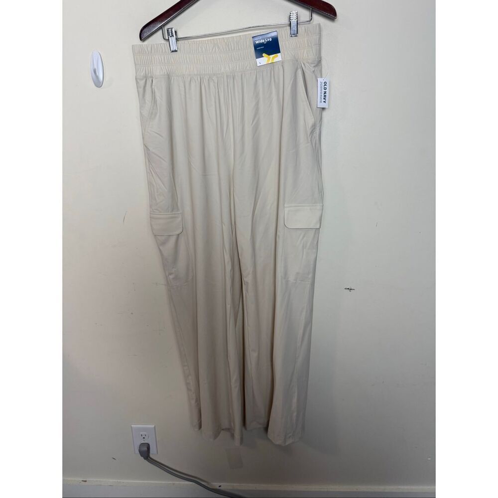 NWT Old Navy High Rise Wide Leg SleekTech Cargo Pants Beige Size Large Wide Leg